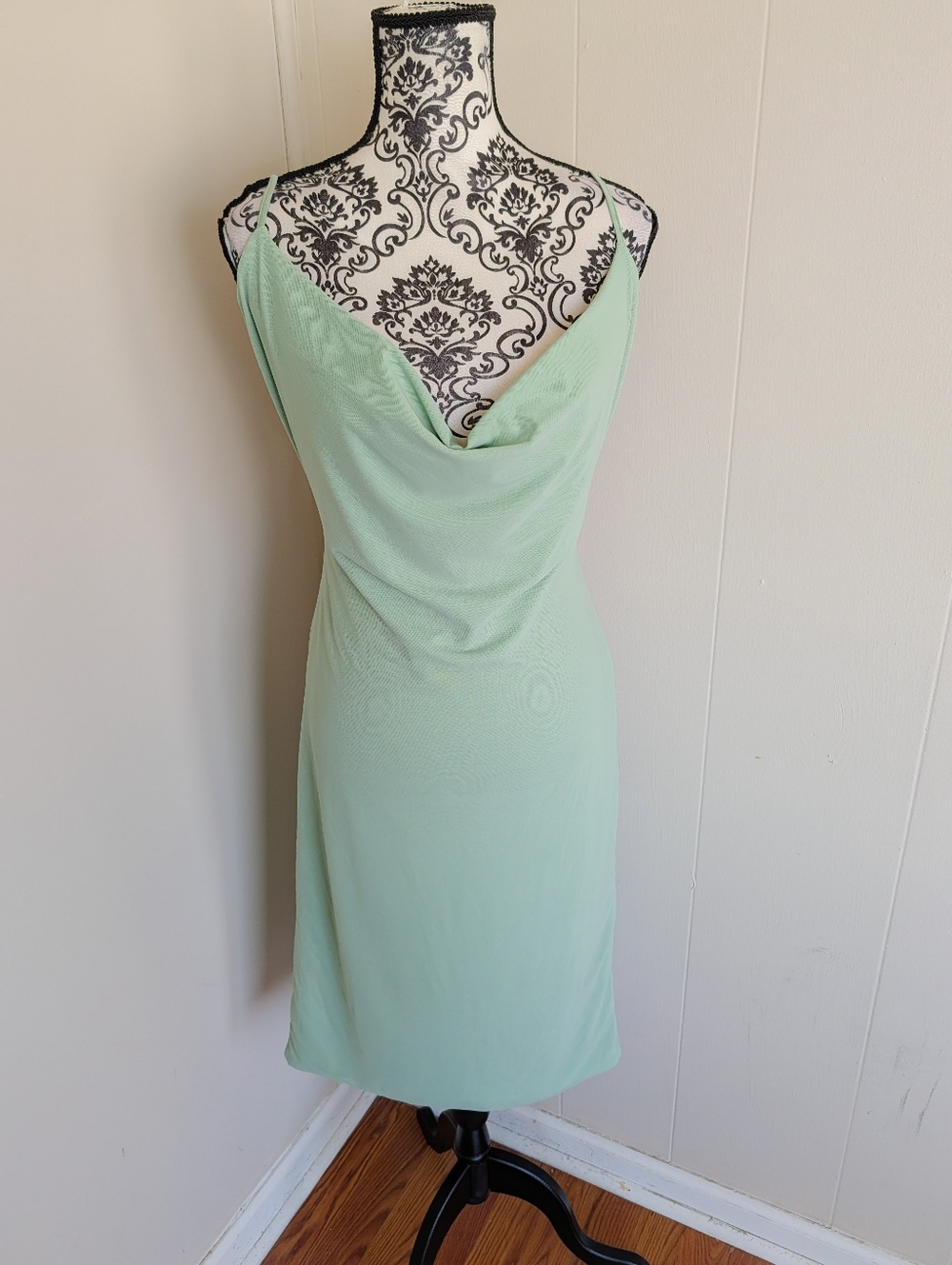 Oh Polly Light Green Open Back Bodycon Midi Dress - Picture 2 of 5